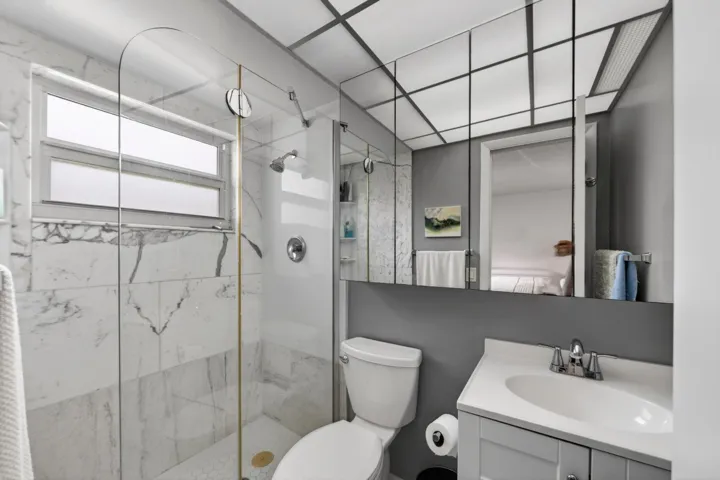 010-026-Bathroom-4000x2664