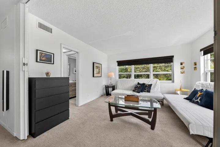 013-027-Bedroom-4000x2664