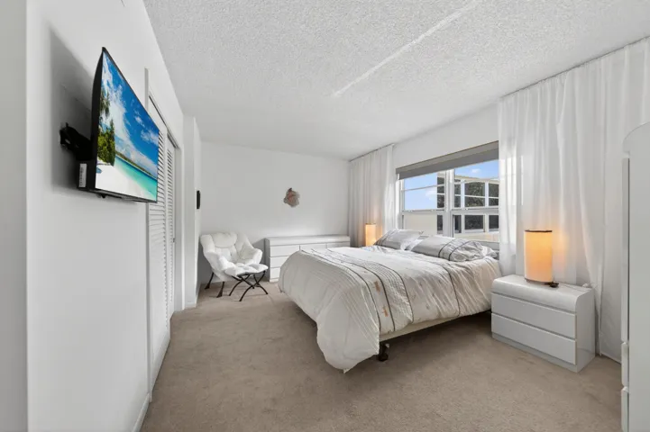 009-014-Bedroom-4000x2662