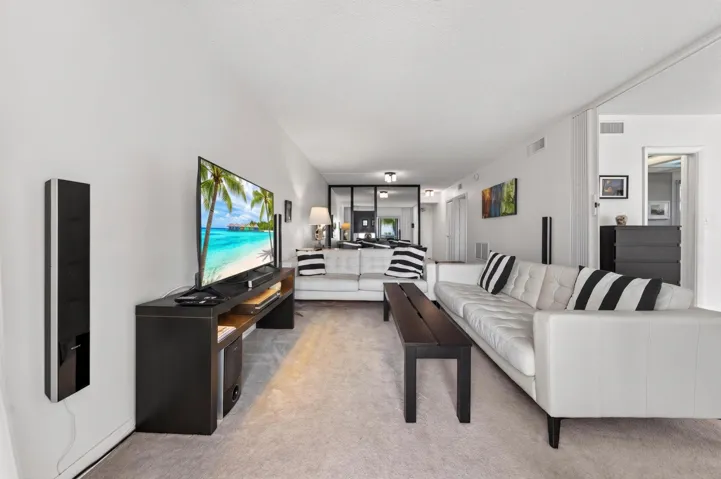 018-003-LivingDining Room-4000x2660