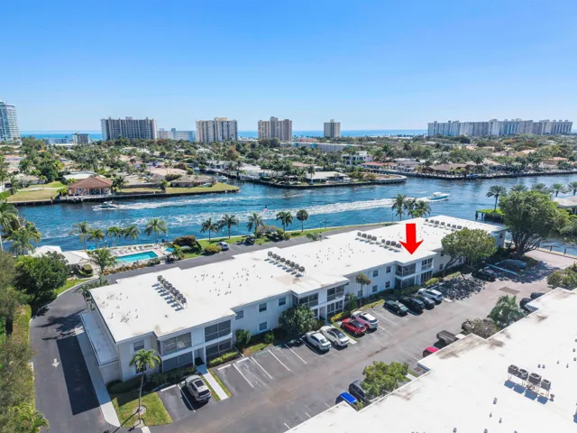 6517 Bay Club #4 1