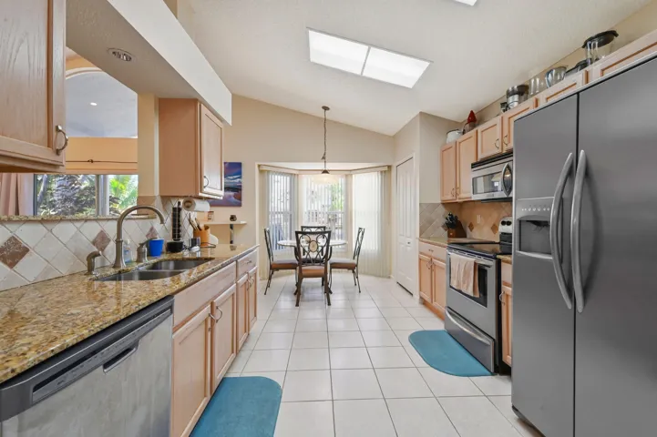 15 Kitchen 02