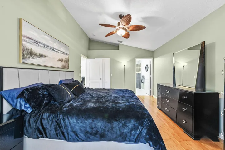 24 Bedroom 07