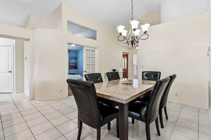 08 Dining area 03