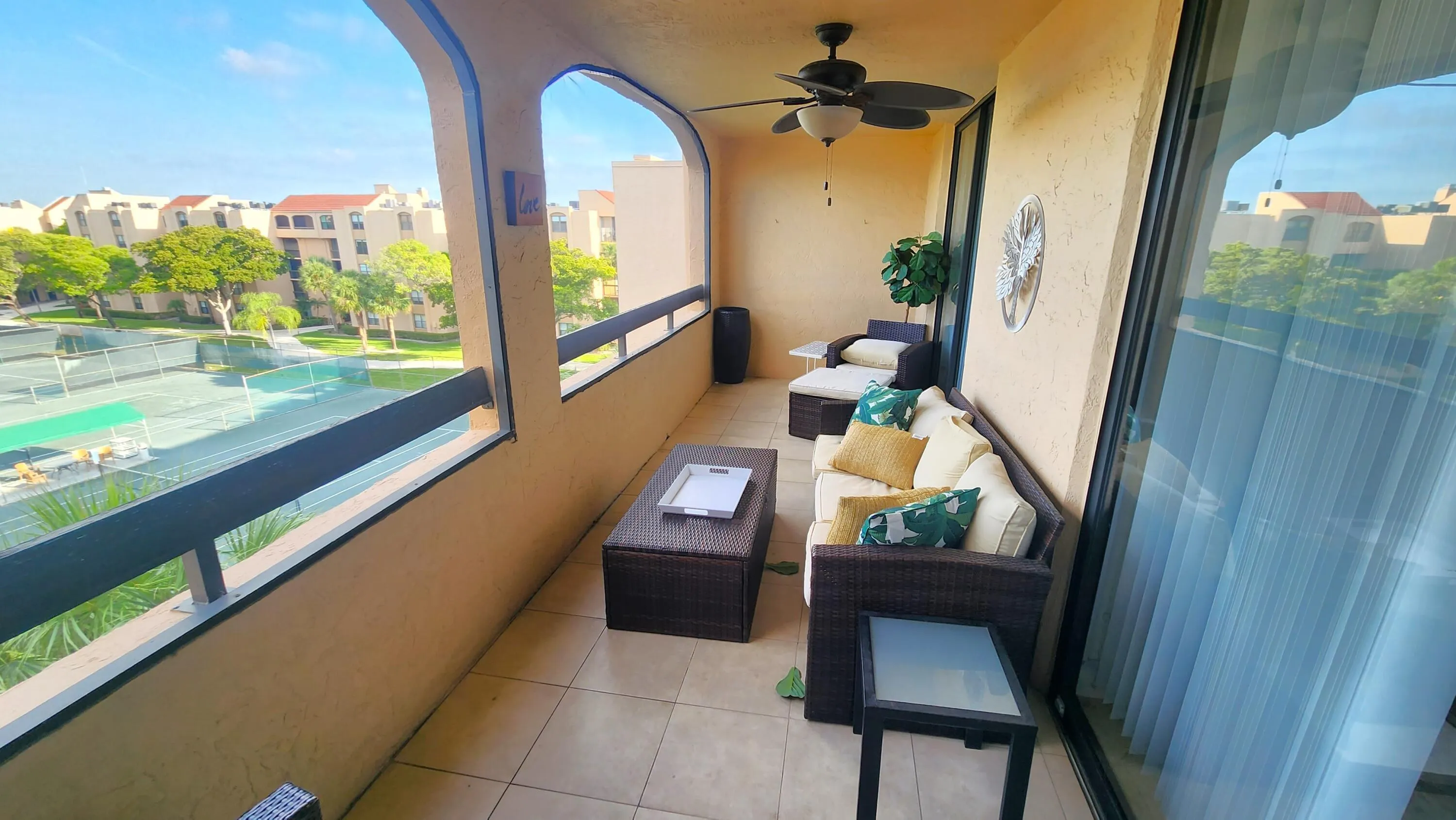 balcony