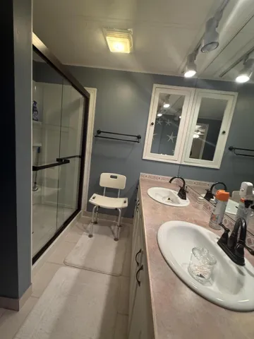 HALLWAY TO BEDROOMS