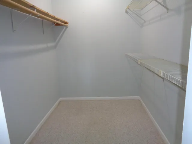 6328 Longboat Walk In Closet