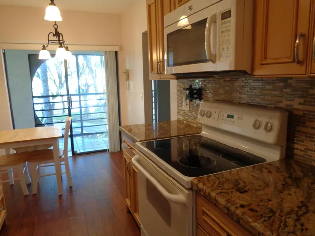 6328 Longboat Kitchen