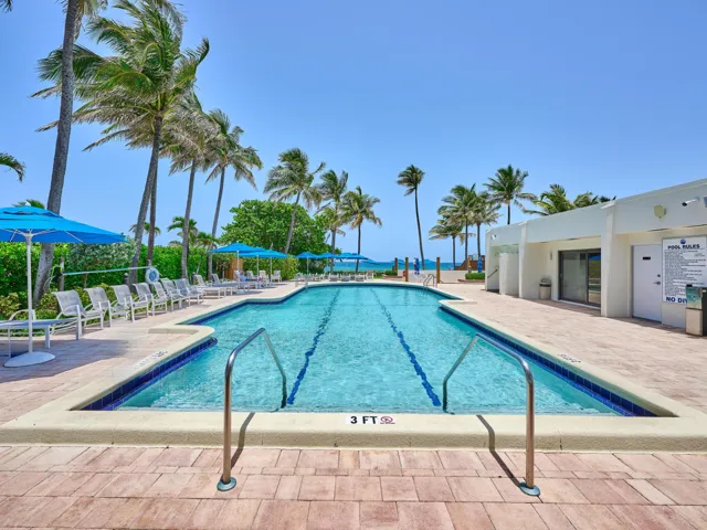coronado pool beach side