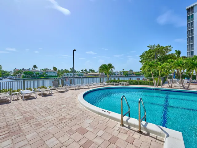 Coronado pool intracoastal
