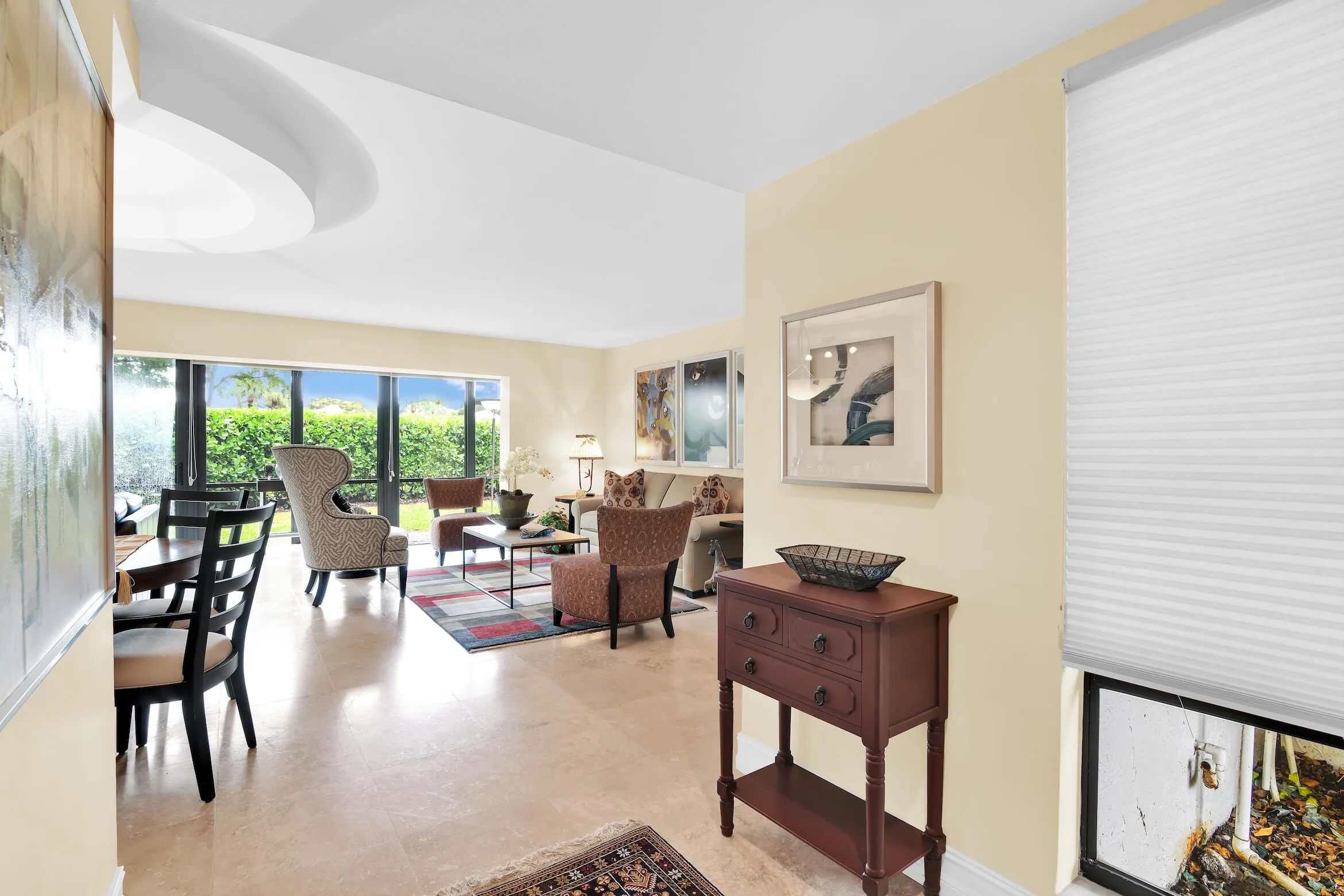 6760 Willow Wood Dr foyer