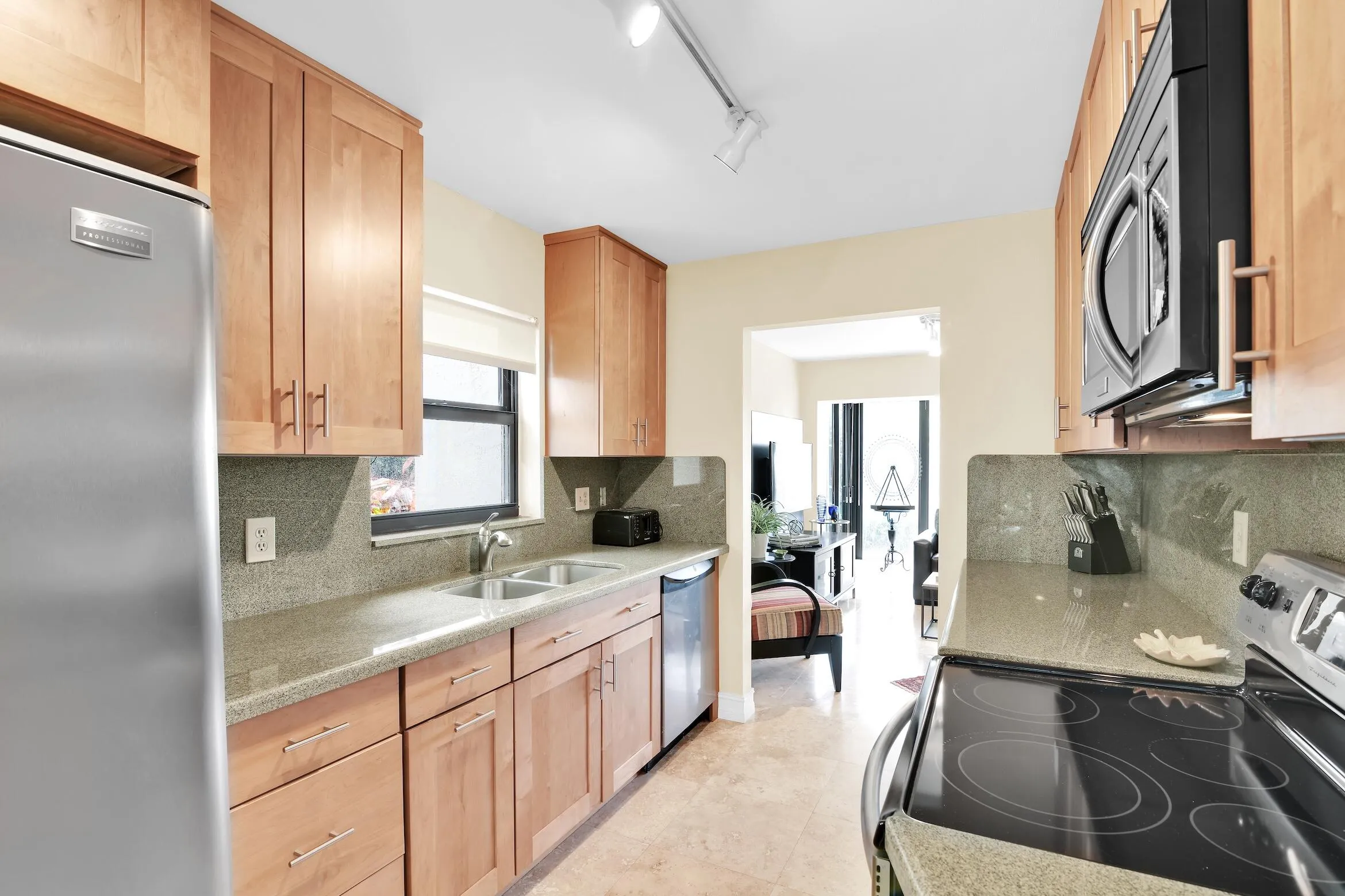 6760 Willow Wood Dr kitchen1