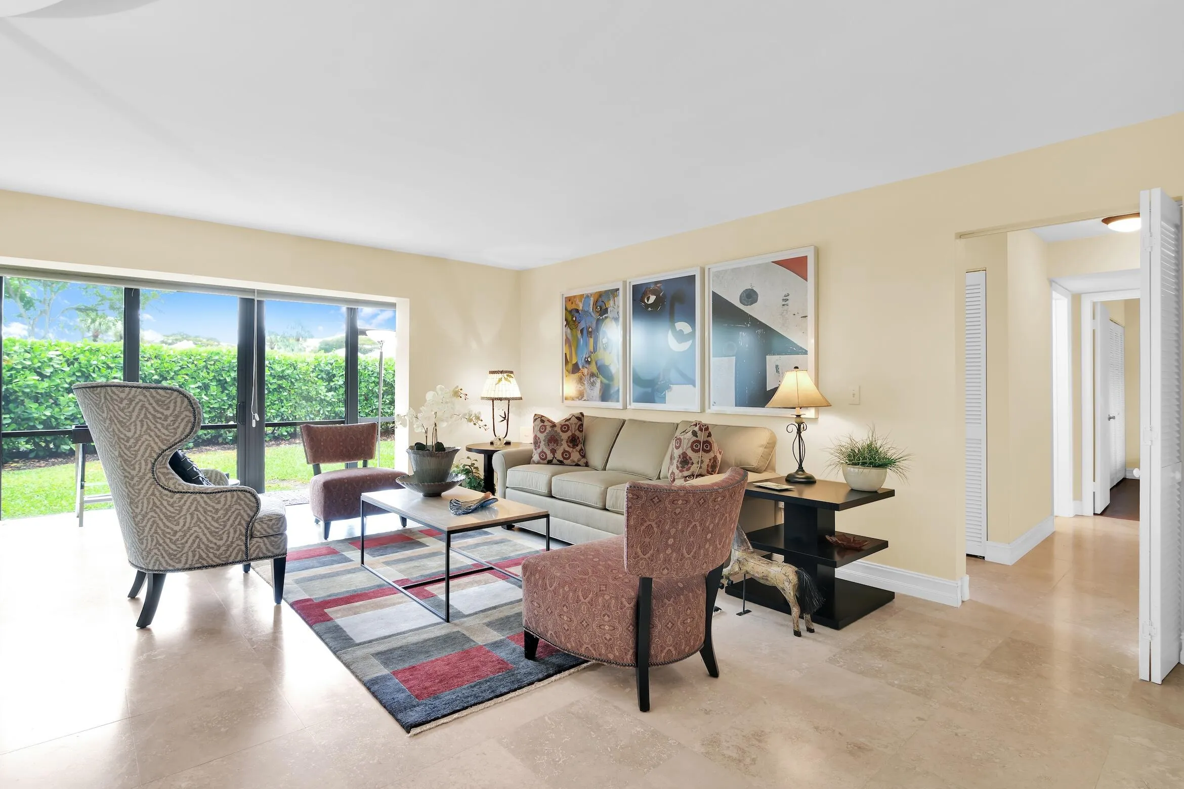 6760 Willow Wood Dr living room