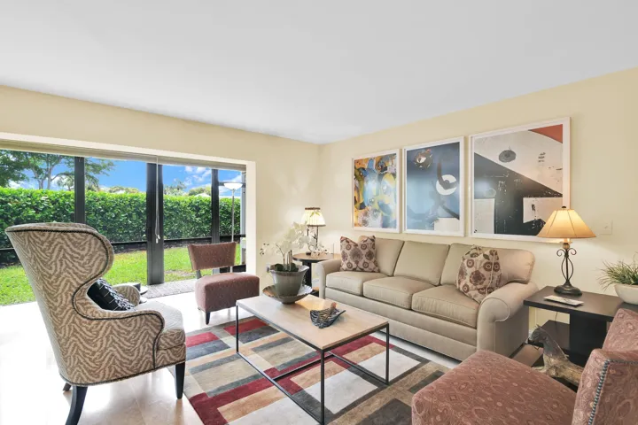 6760 Willow Wood Dr living room5