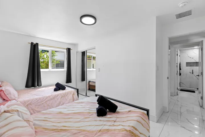 BEDROOM 2 - 1