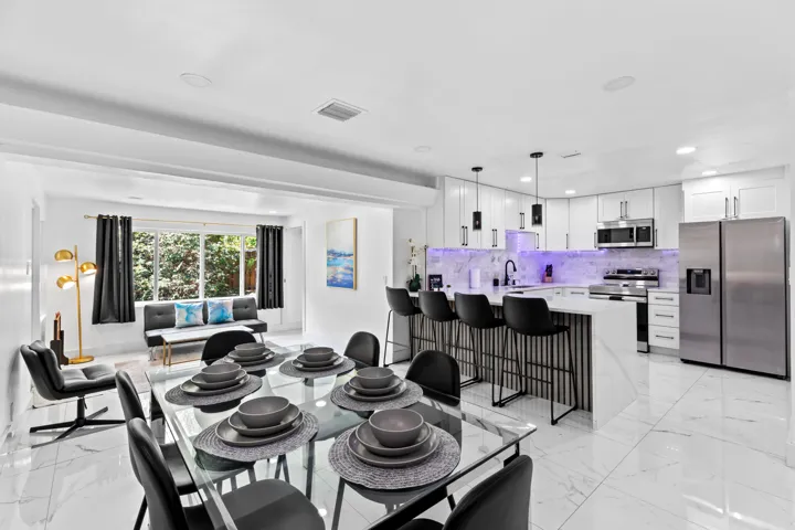 DINNING ROOM
