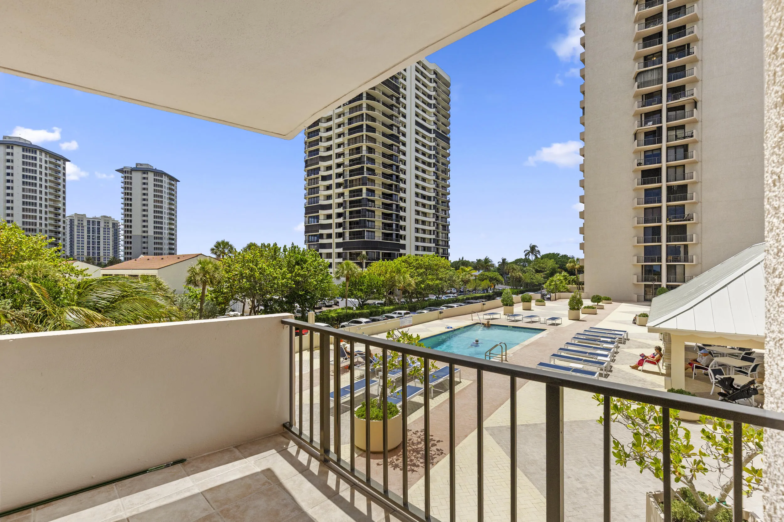 Poolside patio off kitchen