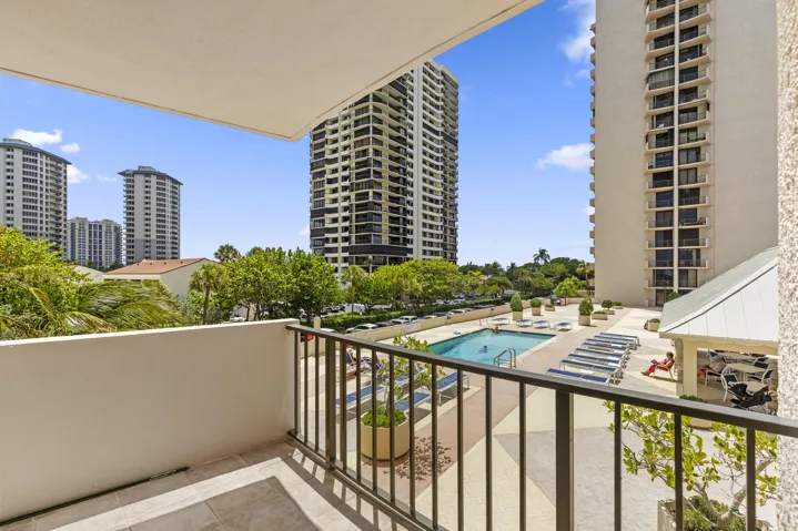 Poolside patio off kitchen