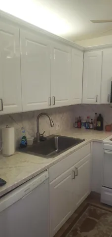390 FANSHAW J - KITCHEN PHOTO 2