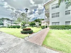 390 FANSHAW J - EXTERIOR BUILDING PHOTO