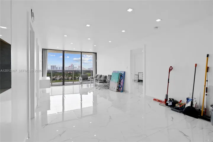 Living/Dining Area