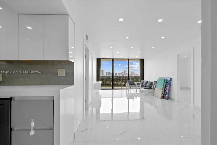 Living/Dining Area