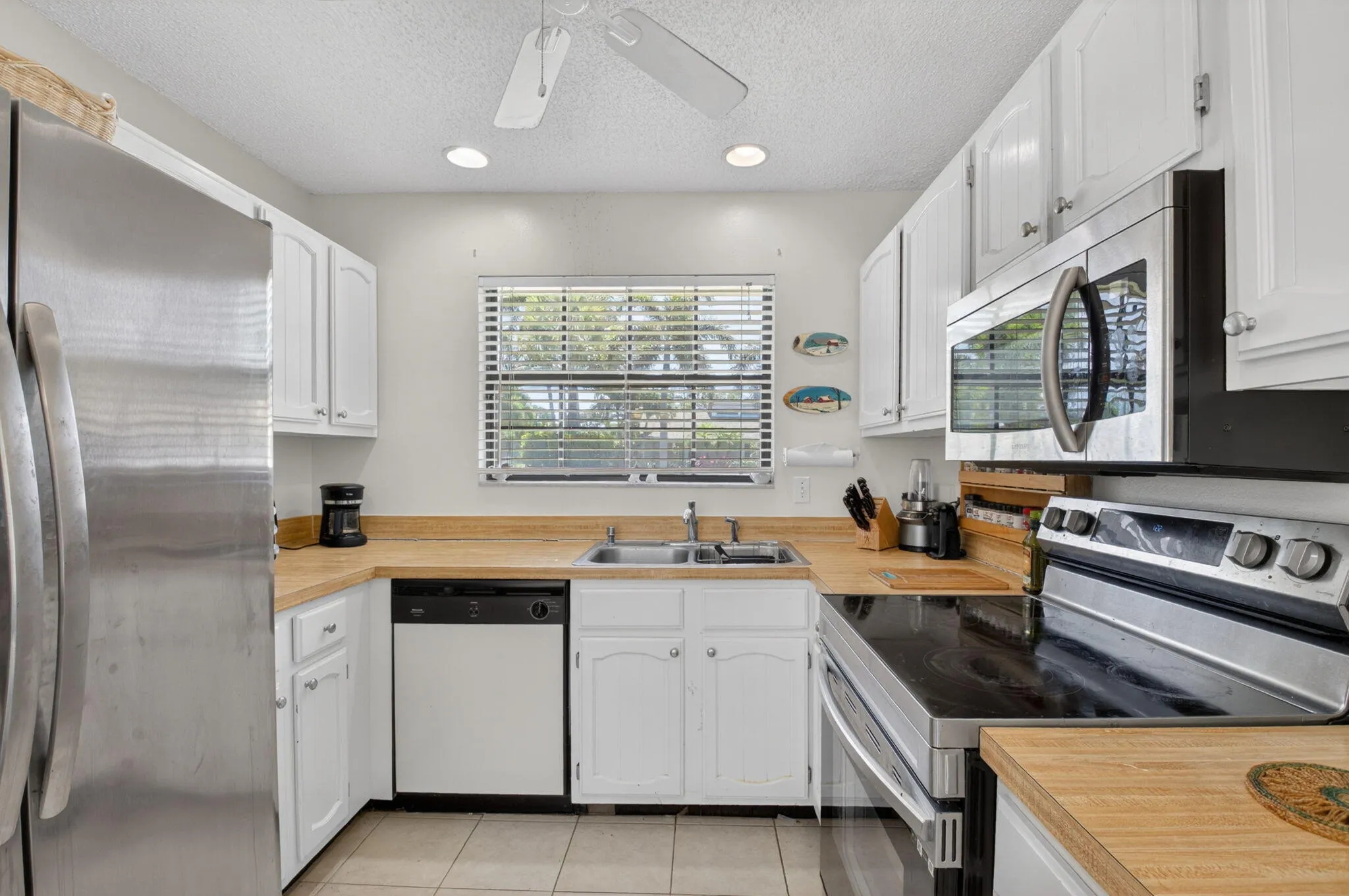9389 Longmeadow Circle