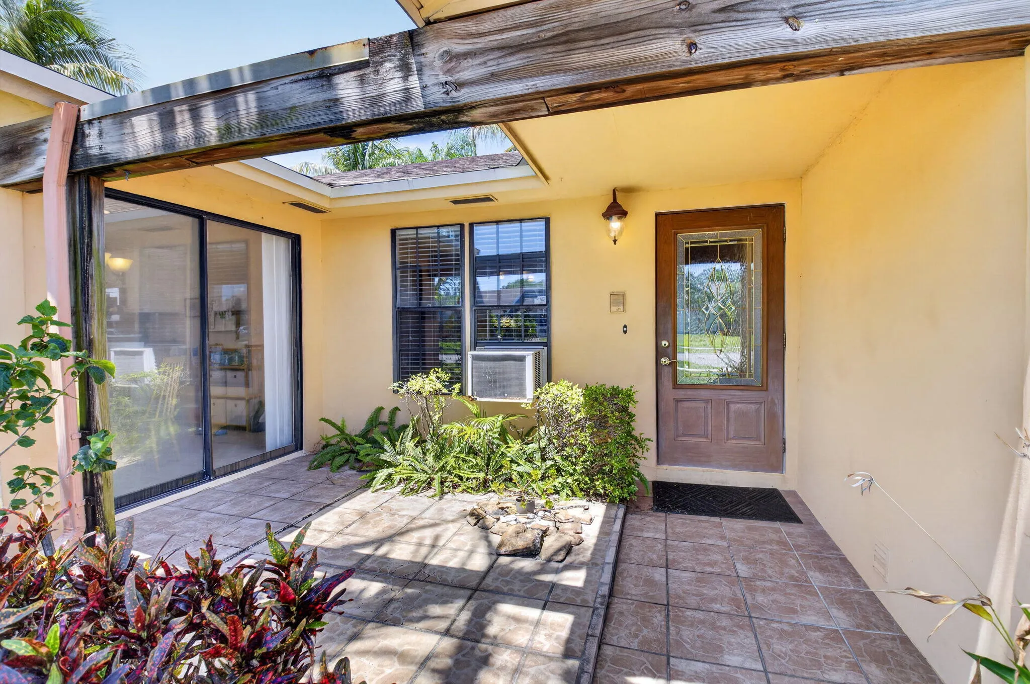 9389 Longmeadow Circle