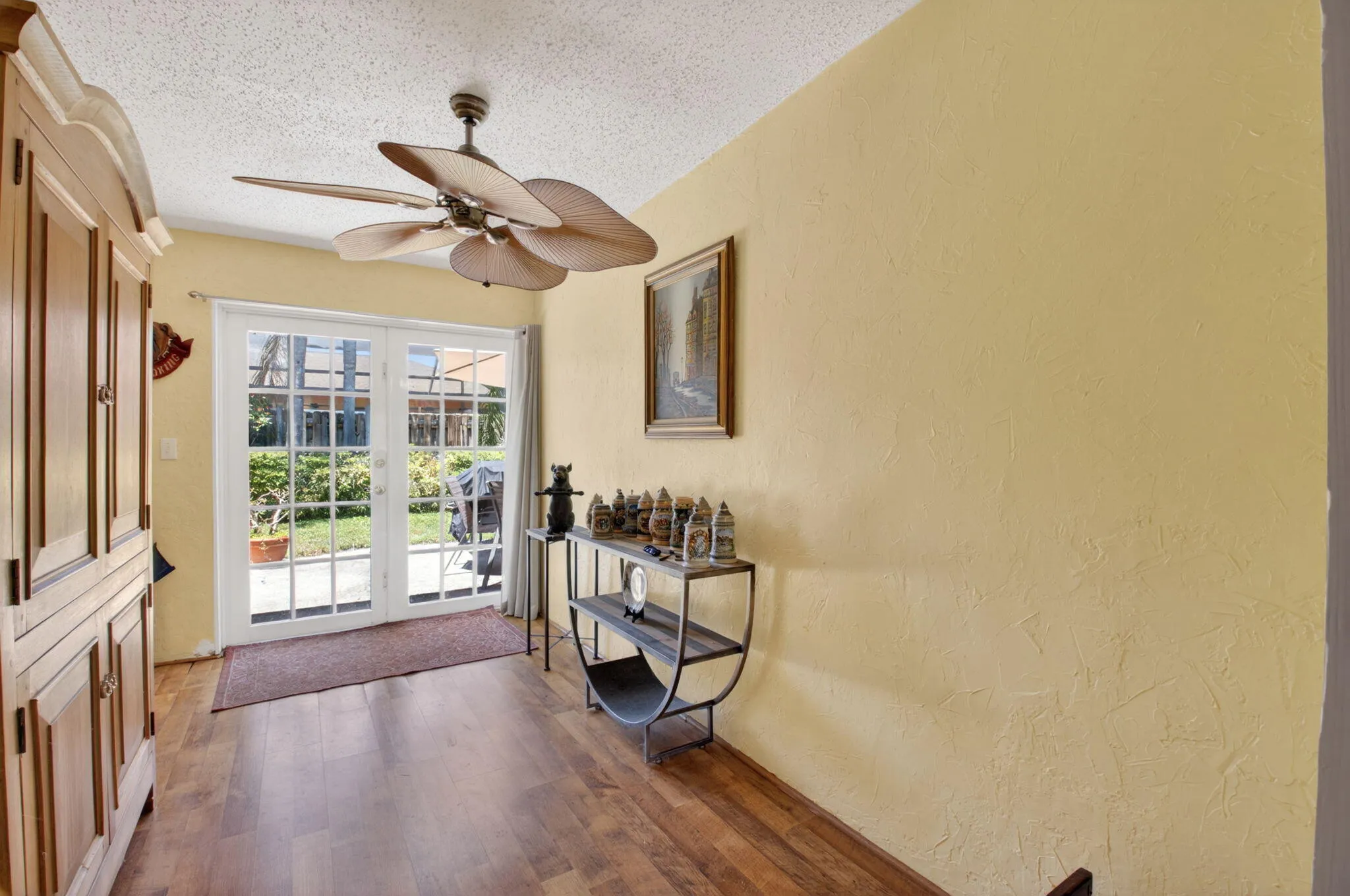 9389 Longmeadow Circle