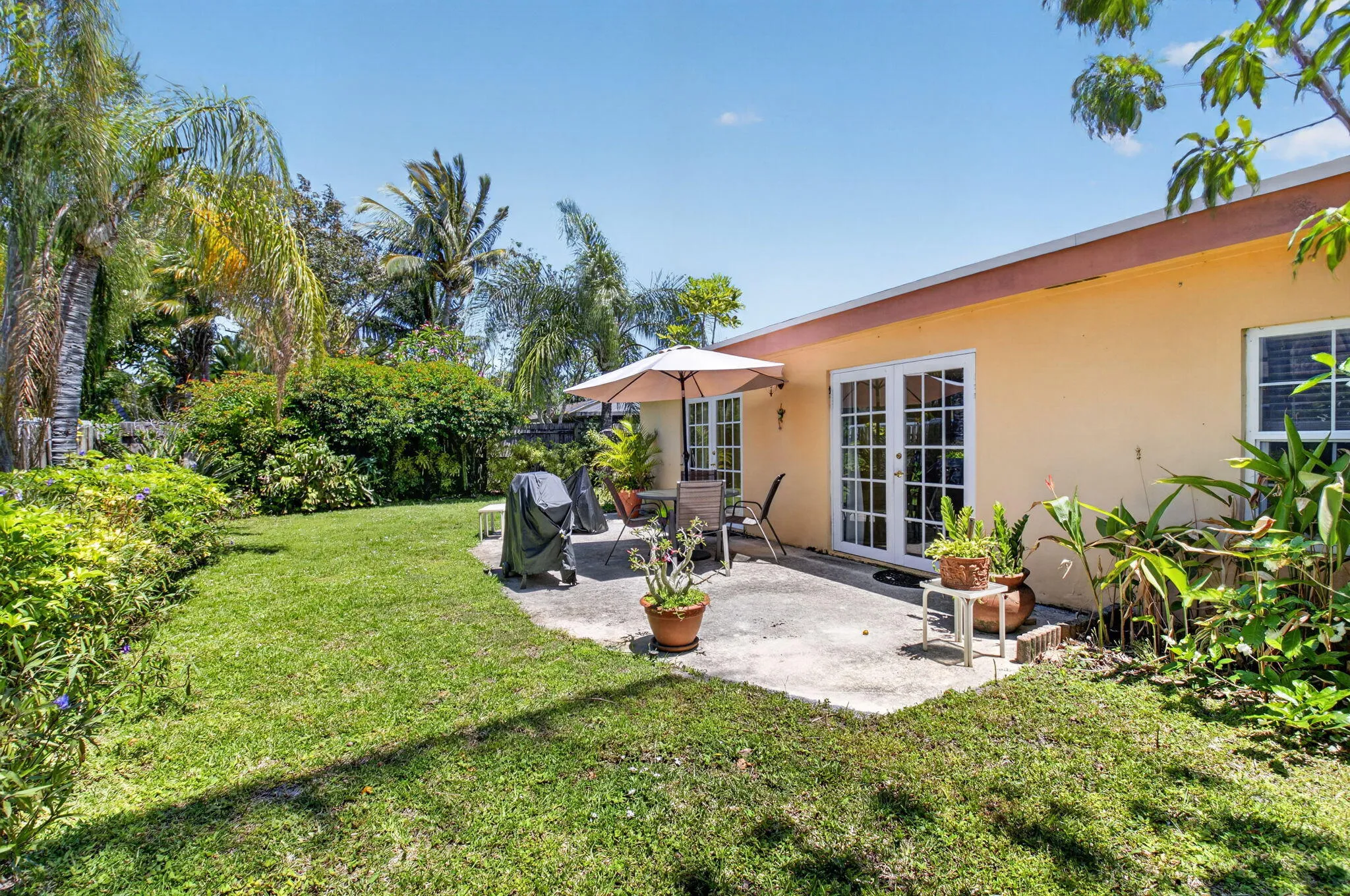 9389 Longmeadow Circle
