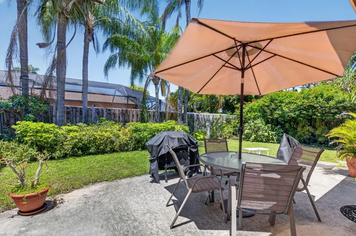 9389 Longmeadow Circle