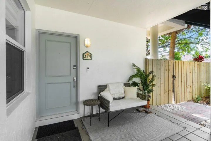 004-324NorthLakeDrive-Lantana-FL-33462-S