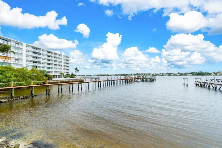 026-324NorthLakeDrive-Lantana-FL-33462-S