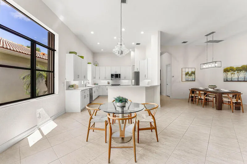 Kitchen/Breakfast Area