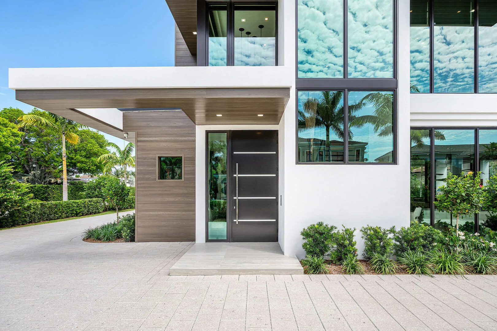 303_South_Maya_Palm_Drive_07