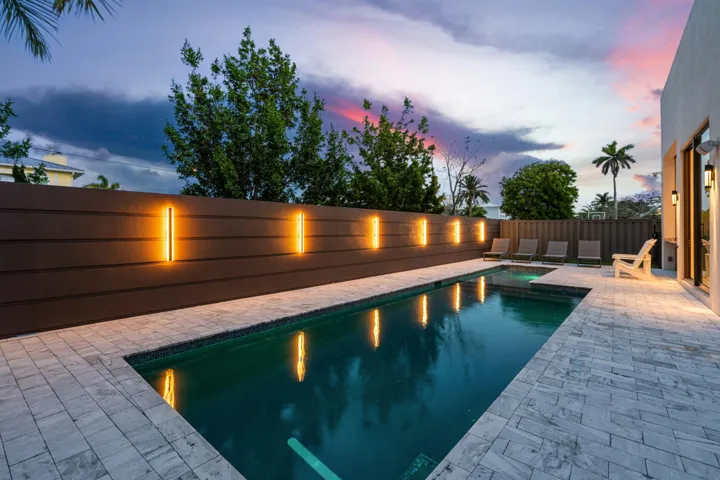 POOL_RIGHT_ANGLE_SUNSET_DT