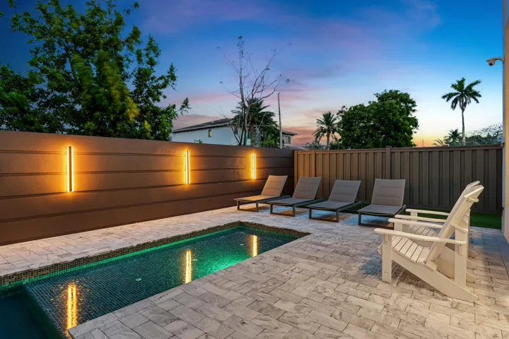 POOL_SEATING_RIGHT_ANGLE_DT