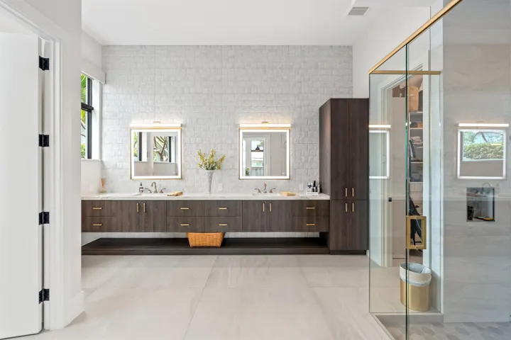 PRIMARY_BATH_STRAIGHT_DT