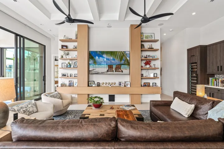 LIVING_ROOM_STRAIGHT_DT_RT