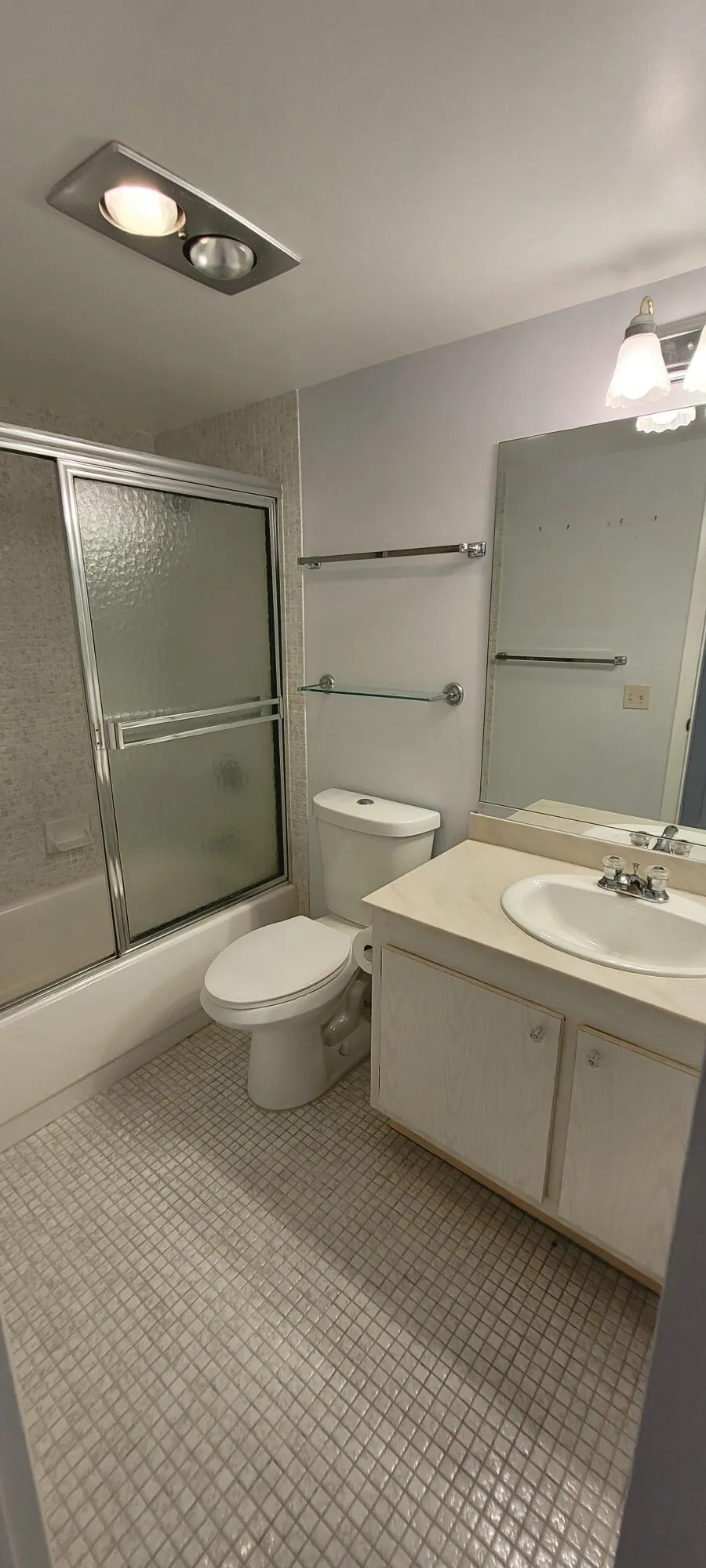 2nd Bathroom