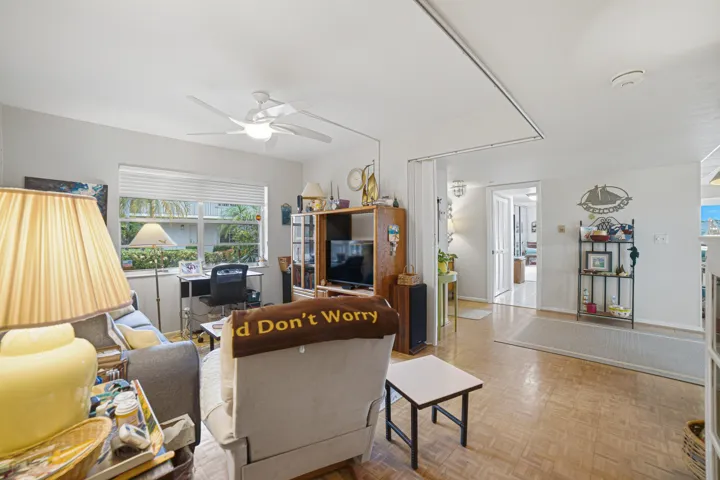 DEN/3RD BEDROOM