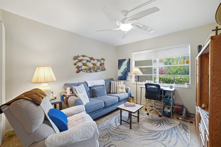 DEN/3RD BEDROOM