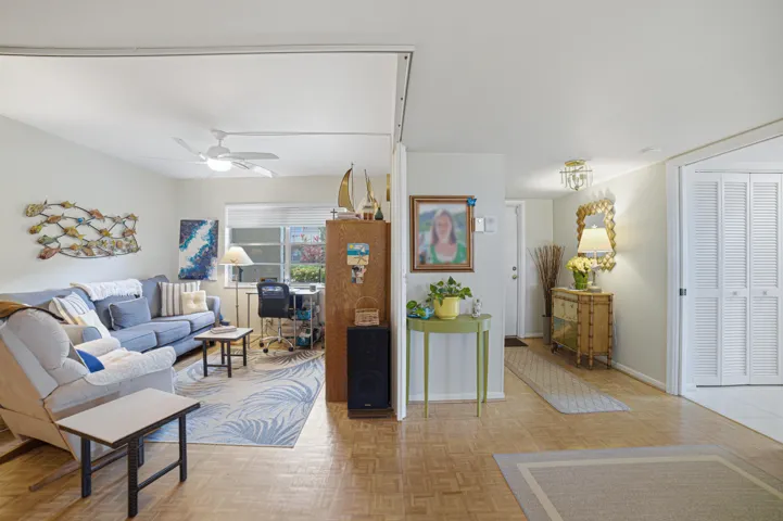 DEN/3RD BEDROOM