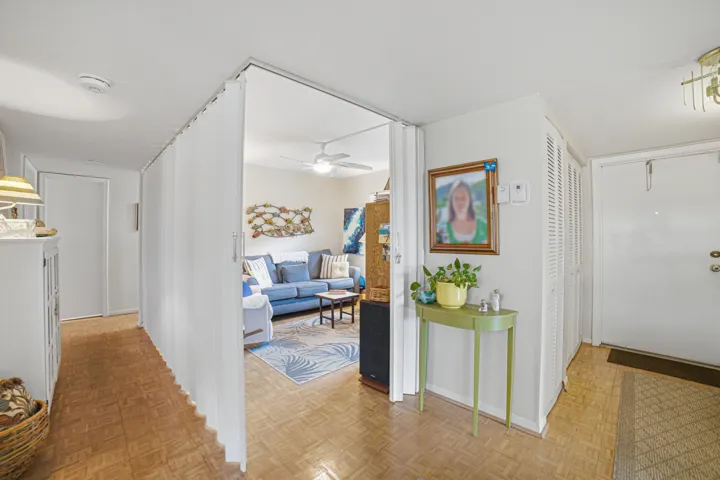 DEN/BEDROOM