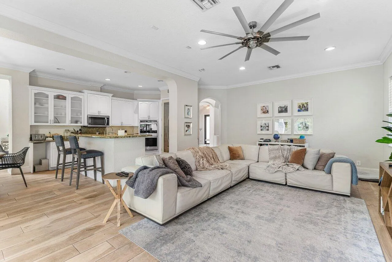 011-3555BiragueDrive-Wellington-FL-33449