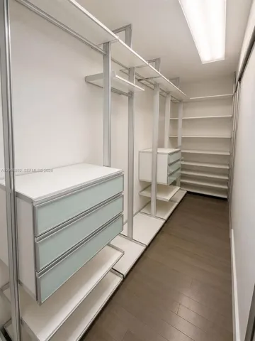 Walk in closet