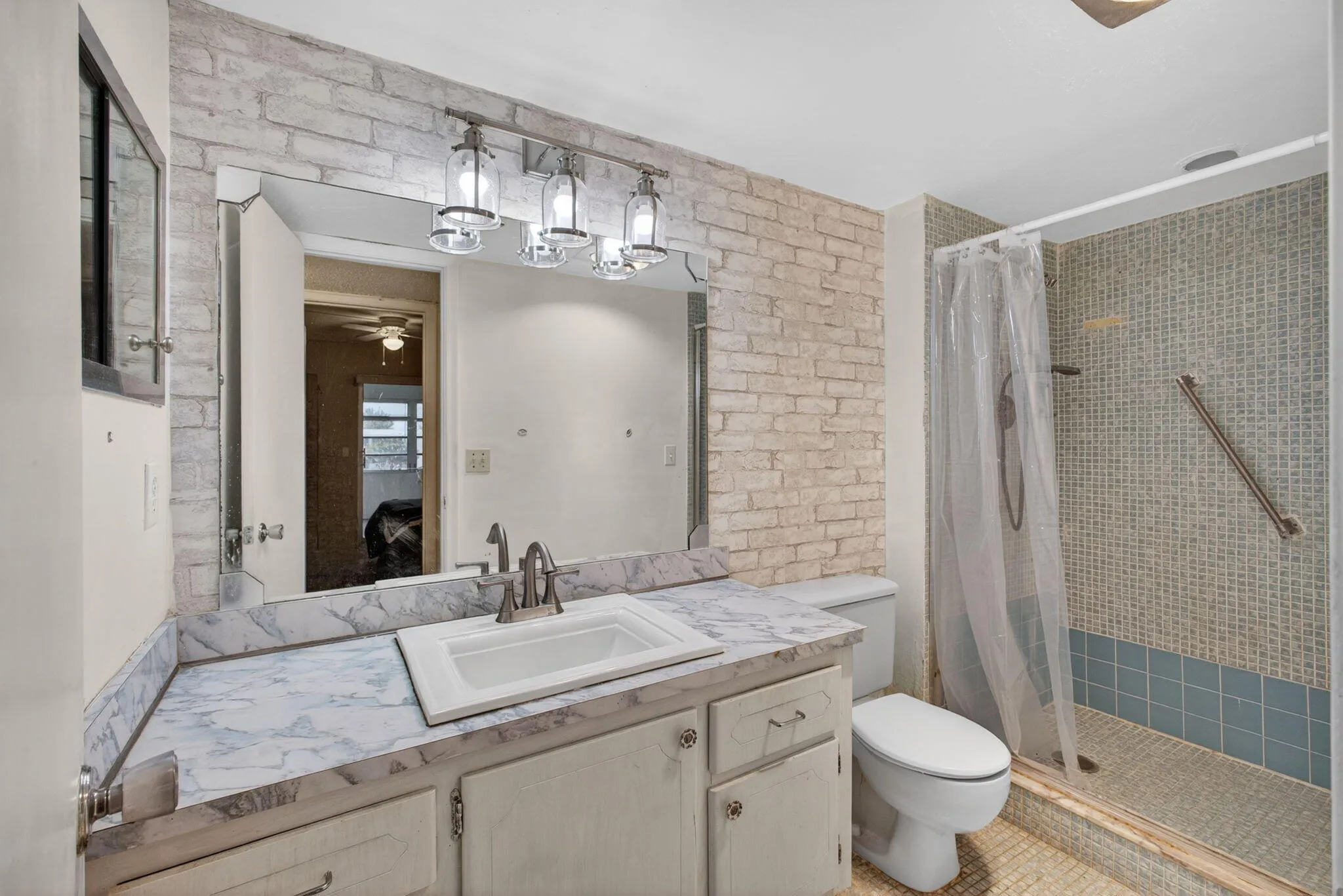 2nd Bathroom