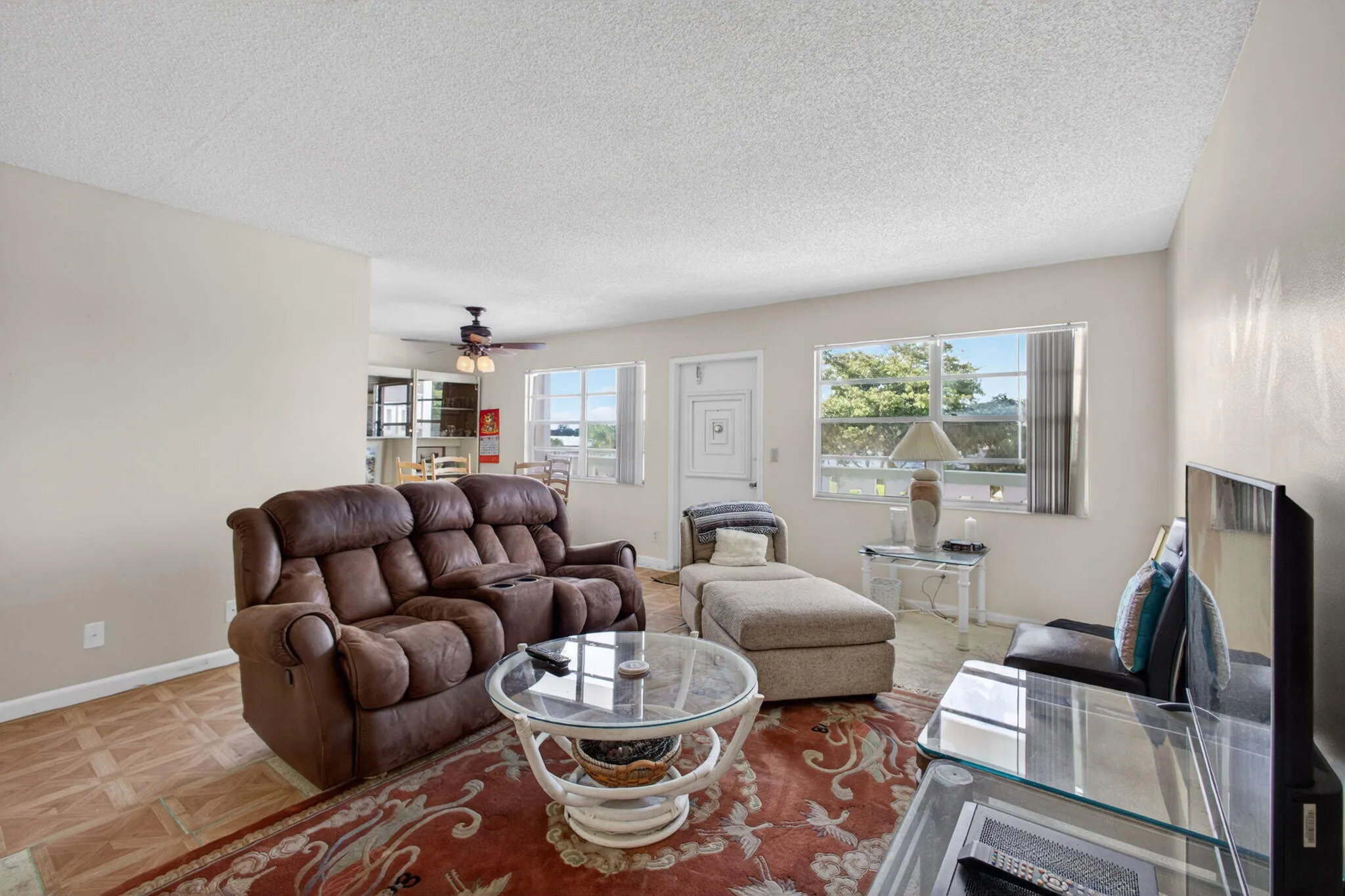 Living Room Photo #2