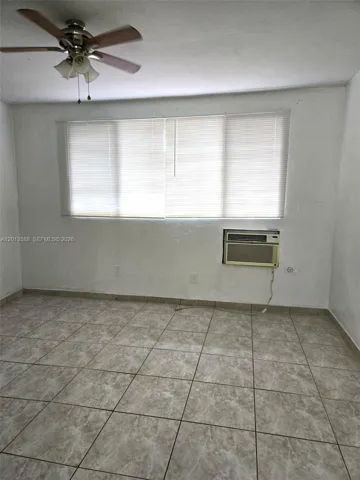 Wall unit AC + Ceiling Fan