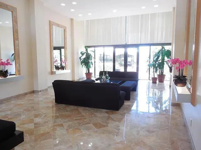 05-Main Lobby